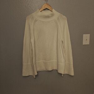 Banana Republic Women's Cozy White Turtleneck Sweater Size L